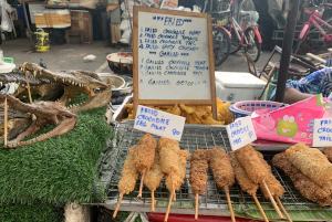 ワニ肉の串揚げの様子
