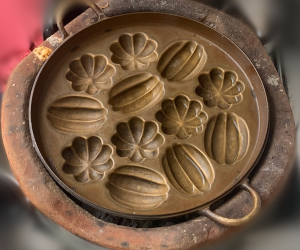とあるカノムカイ屋台の焼き型の様子
