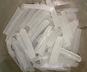 お湯で茹でた乾燥クイッティアオシェンハイの様子