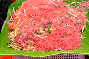 焼きそば屋台のパットミーシーチョムプーの様子