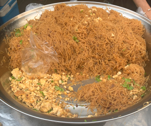 街中の屋台のパットミーの様子