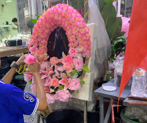 花環の作成の様子