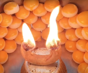 完成したカノムピアにティアンオップを行っている様子