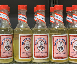 スーパーマケットのナーンローイブランドのナムオップ