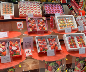 デパートの日本産イチゴの様子