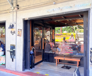SCR - Song Wat Coffee Roastersの店先の様子