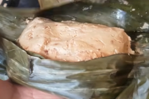 焼き上がったトゥアナオムッの様子